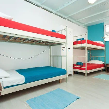 Roundabout - Hotel