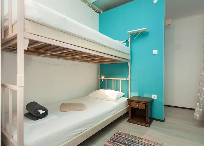 Szálloda Roundabout - *