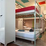 Roundabout - Hotel