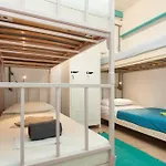 Hotel Roundabout -