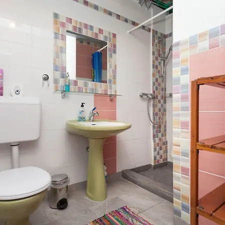 Roundabout - רוביני