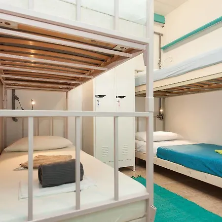 מלון Roundabout -